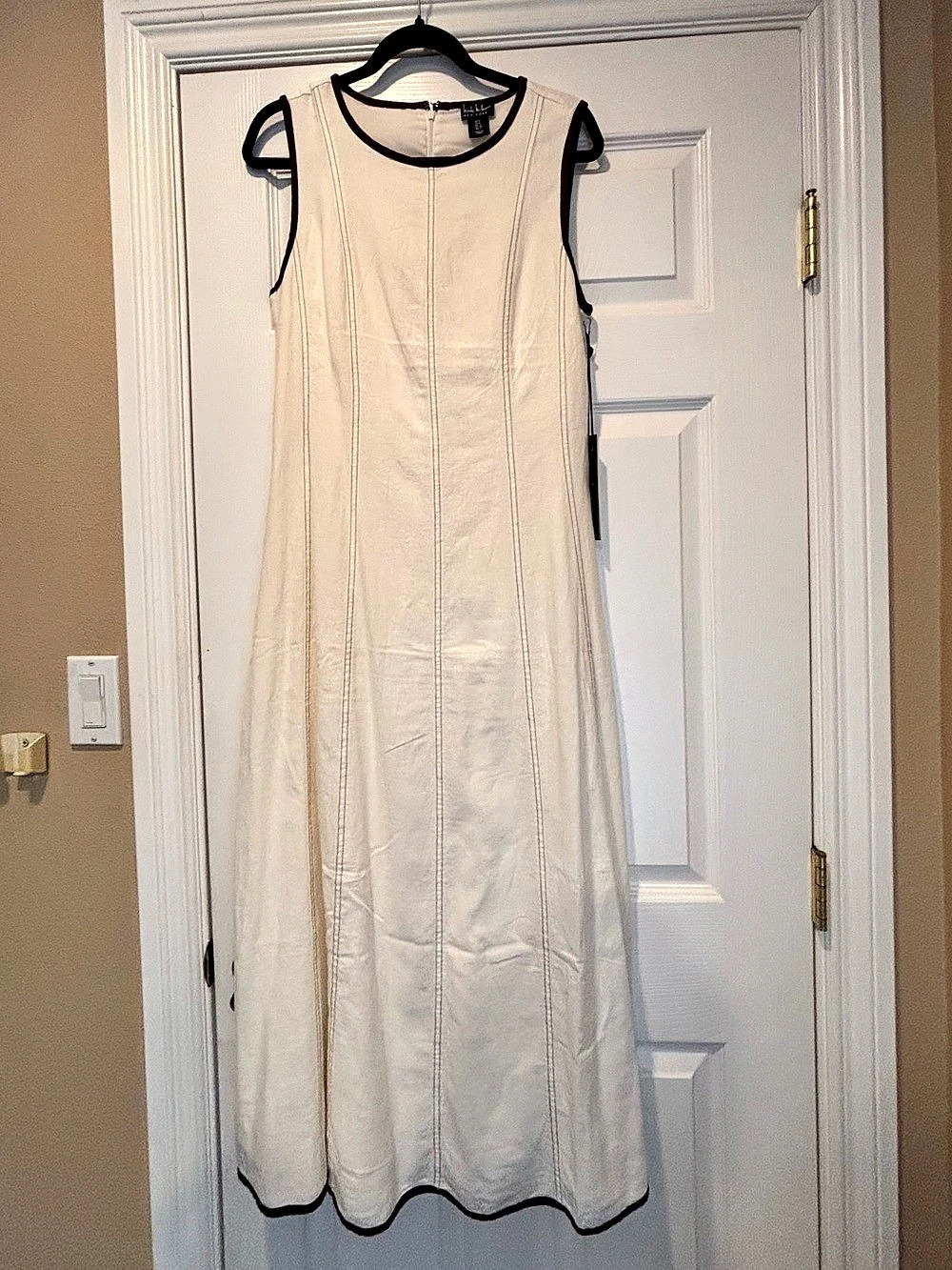 Nicole Miller Maxi Dress in White & Brown Size Medium (8) NWT
